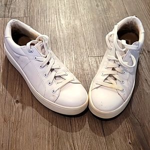 White leather steve madden shoes size 10m